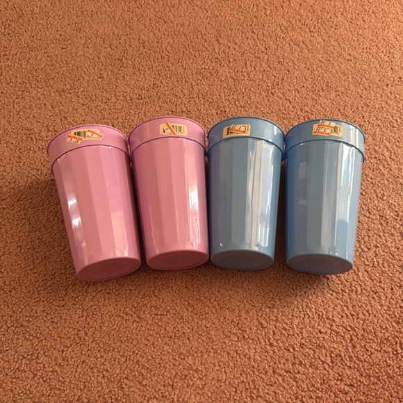 🔥10/$15 4 Cups - Picture 5 of 5